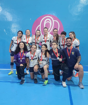 Futsal feminino sub-17 é campeão do Torneio Regina Mundi