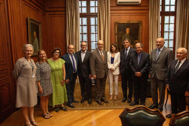 Novo embaixador da Itália no Brasil na Sala da Presidência do Dante