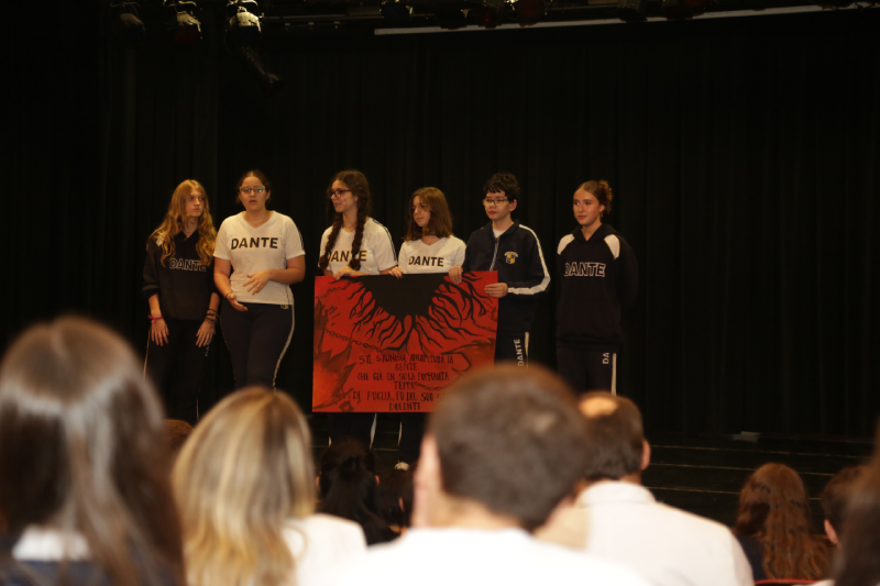 Na semana do Dantedì, alunos do Liceo apresentam trabalho sobre "A Divina Comédia"